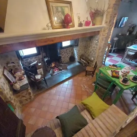 Oda ve Kahvaltı La Stella Civita